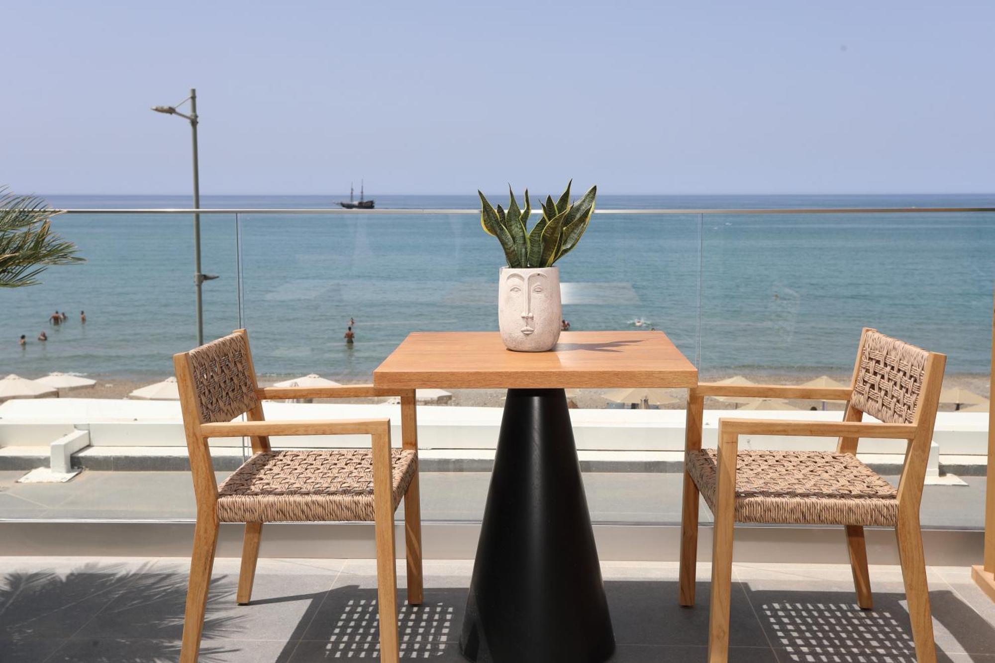 Ammos Suites 罗希姆诺 外观 照片