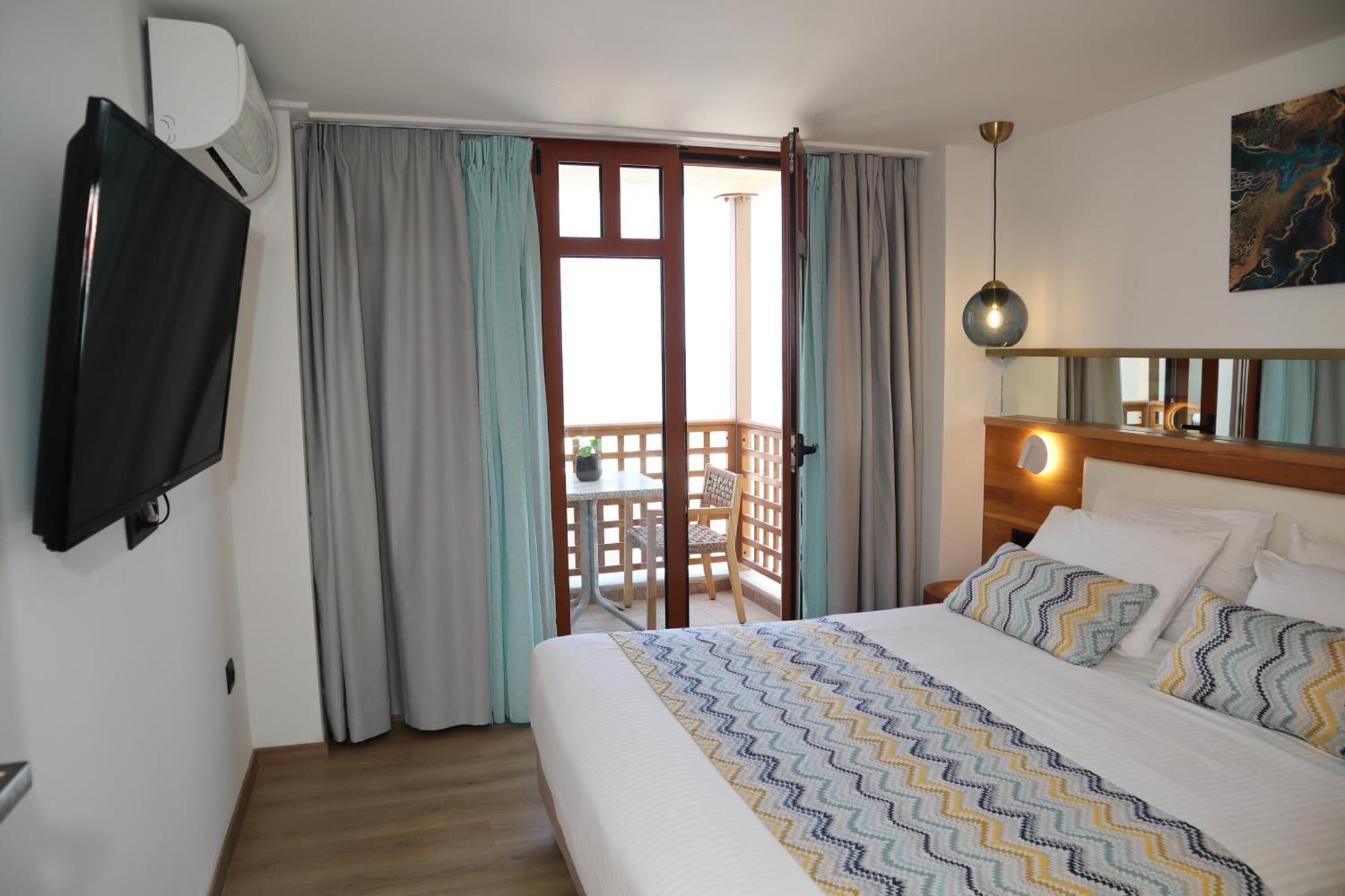 Ammos Suites 罗希姆诺 外观 照片