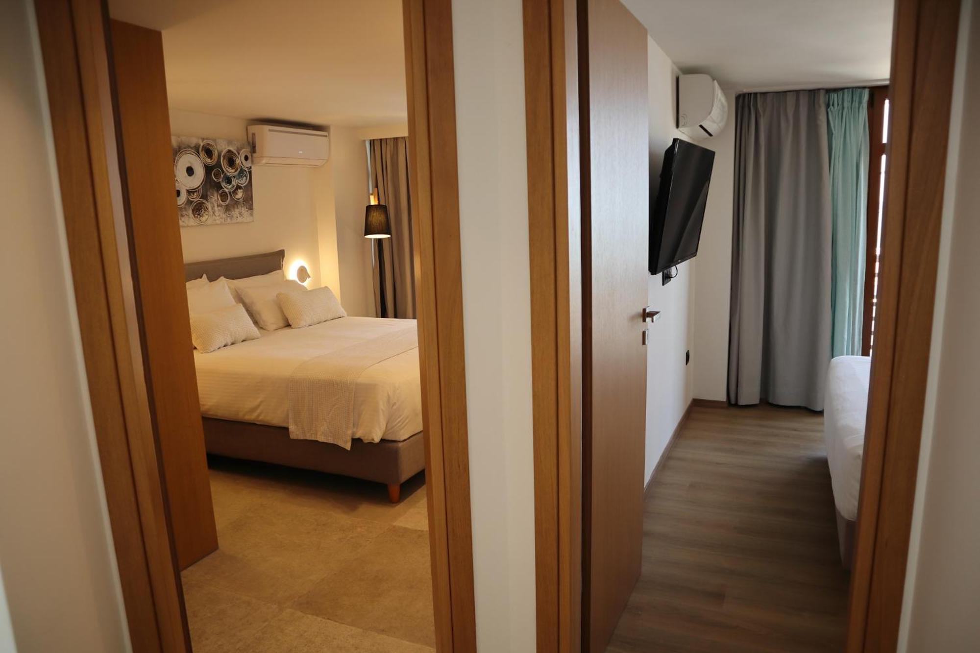 Ammos Suites 罗希姆诺 外观 照片